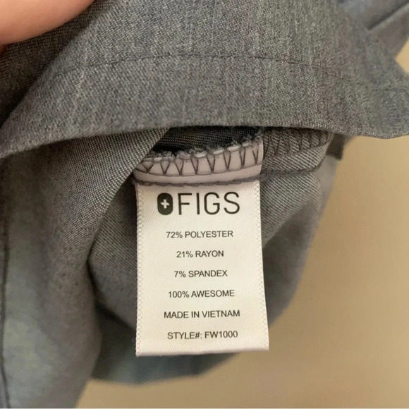 FIGS Catarina One-Pocket Scrub Top Gray Grey Size Medium - Picture 8 of 8